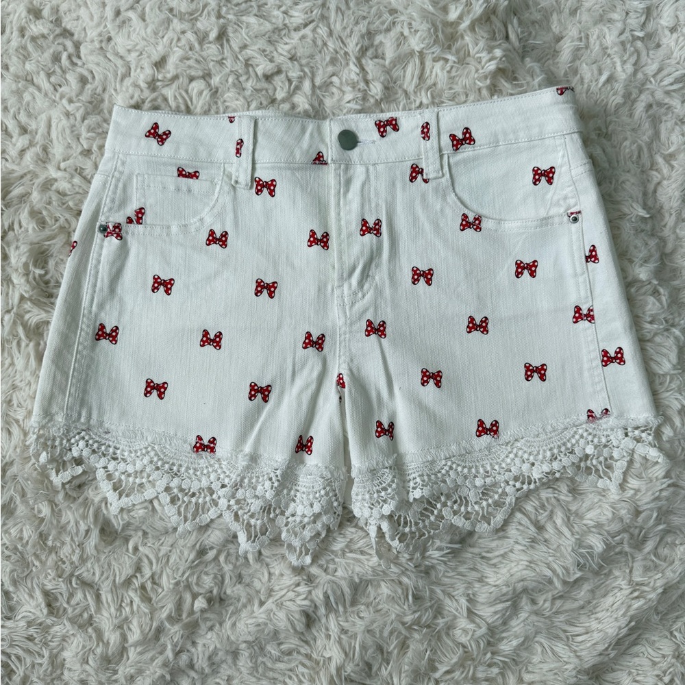 DISNEY PARKS WHITE ALL OVER MINNIE BOW SHORTS (Size 9)
